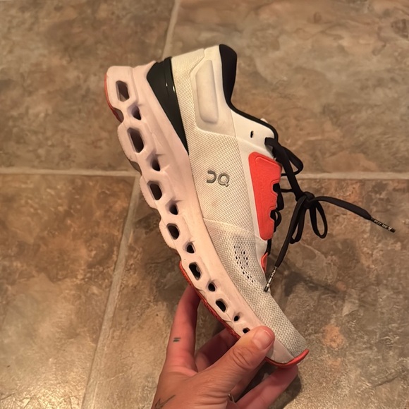 On Running Cloudstratus in White and Orange - Picture 2 of 3